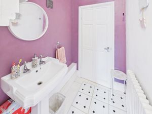 Bathroom - click for photo gallery